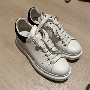 Alexander McQueen Sneakers 🔥
